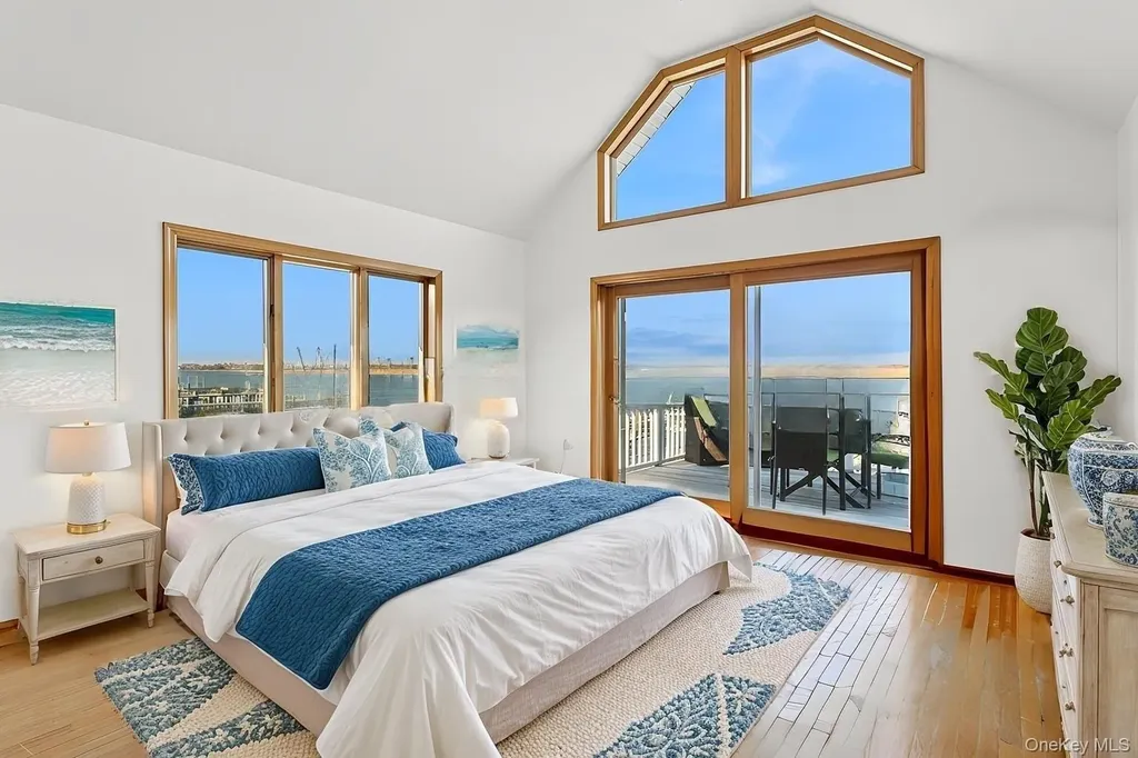 991 W Park Avenue Long Beach NY 11561