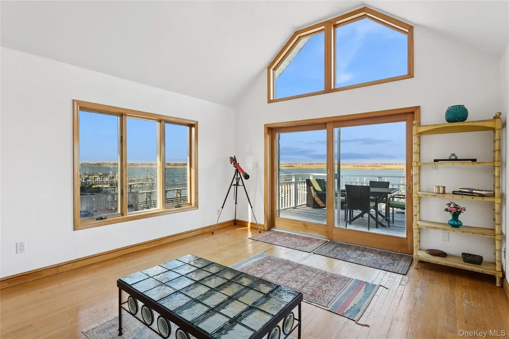 991 W Park Avenue Long Beach NY 11561