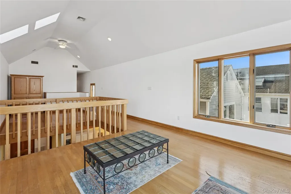 991 W Park Avenue Long Beach NY 11561
