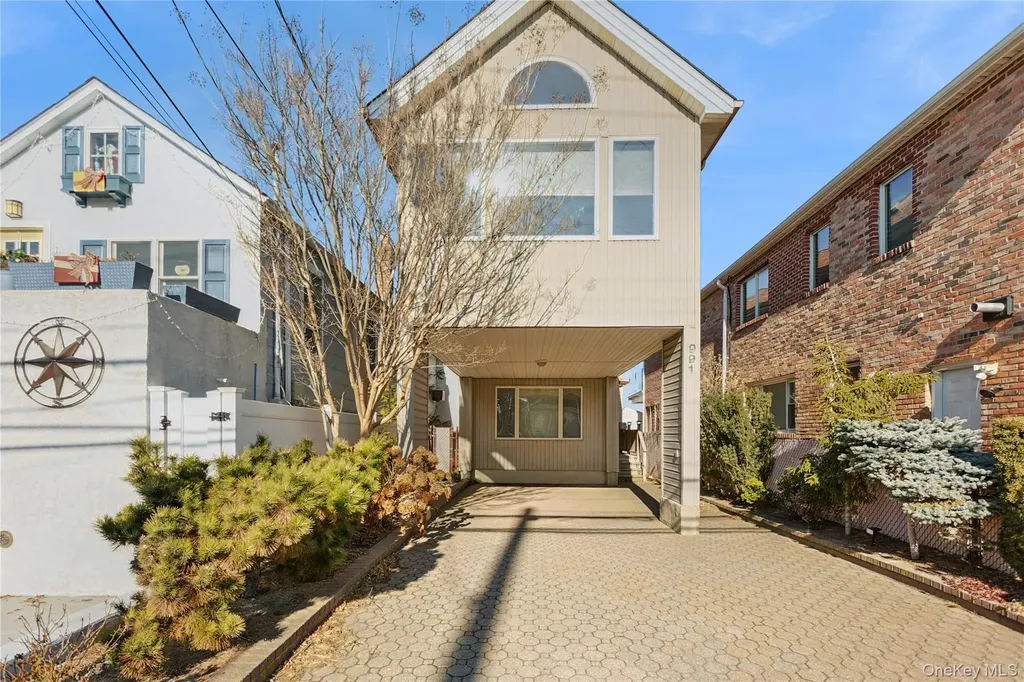 991 W Park Avenue Long Beach NY 11561