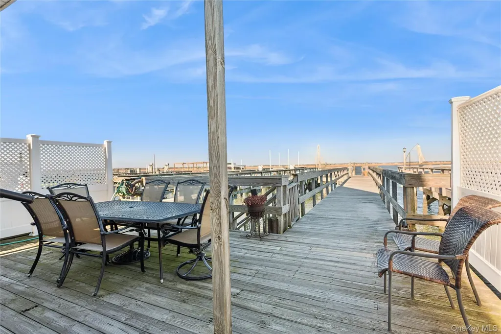 991 W Park Avenue Long Beach NY 11561