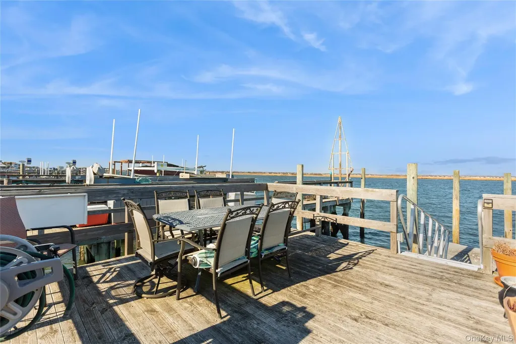 991 W Park Avenue Long Beach NY 11561