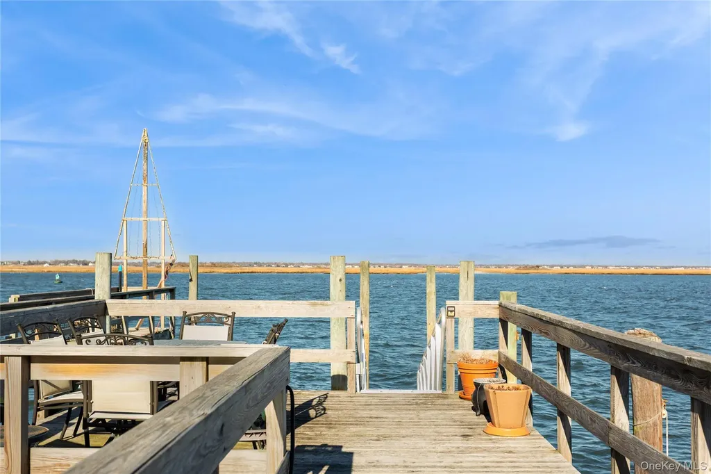 991 W Park Avenue Long Beach NY 11561