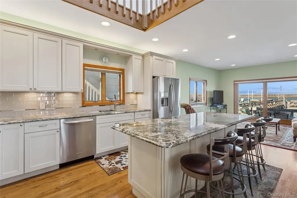 991 W Park Avenue Long Beach NY 11561