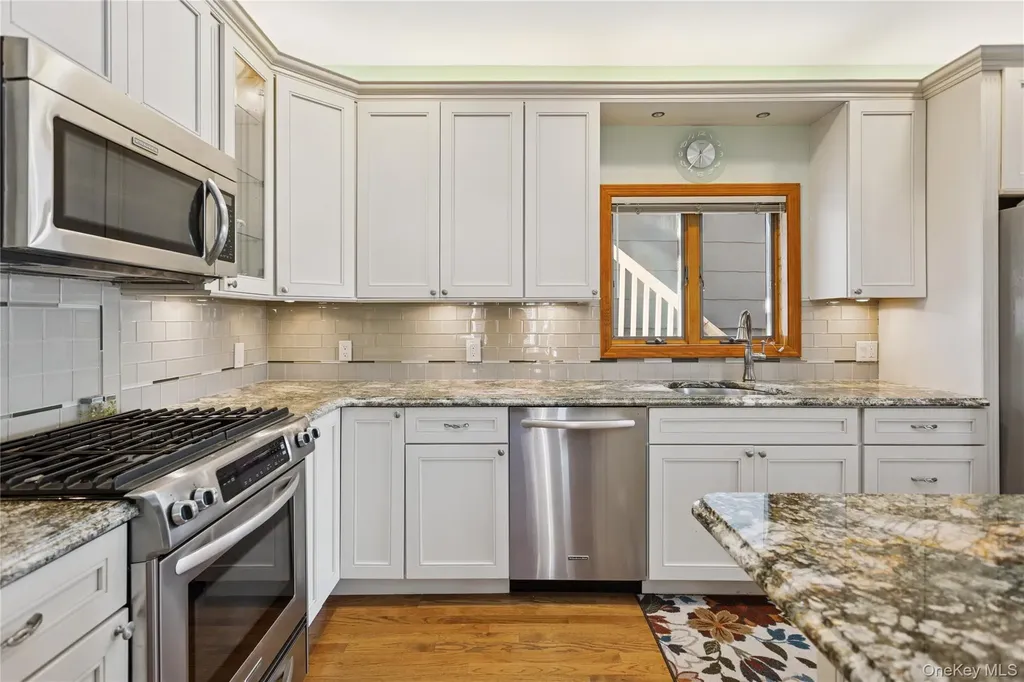 991 W Park Avenue Long Beach NY 11561