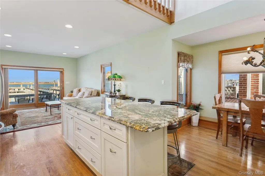 991 W Park Avenue Long Beach NY 11561