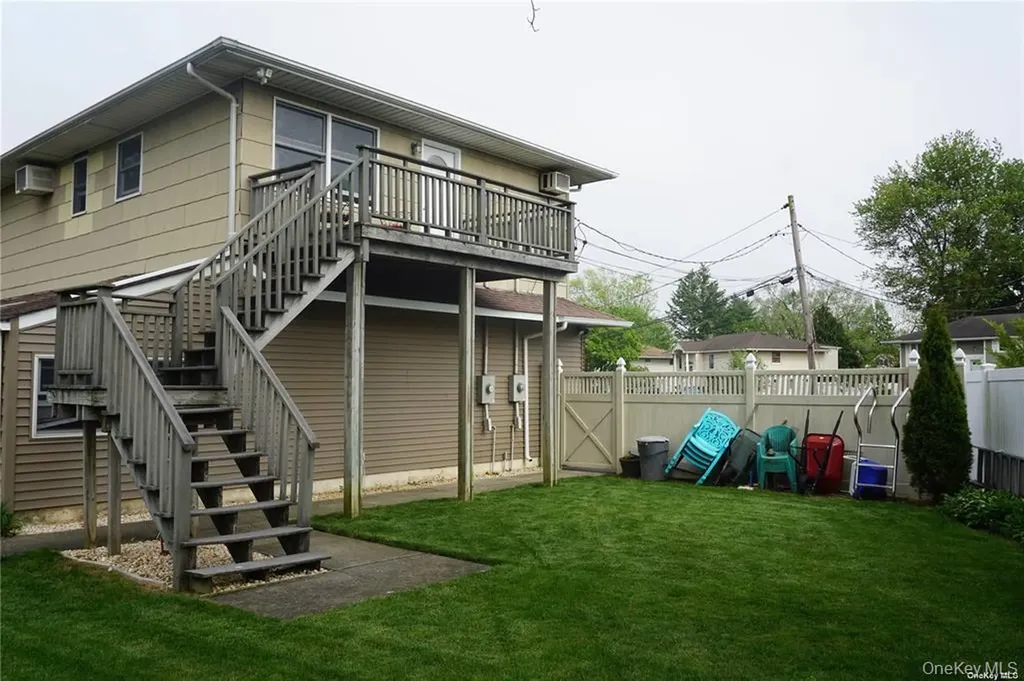 15 Reed Drive Deer Park NY 11729