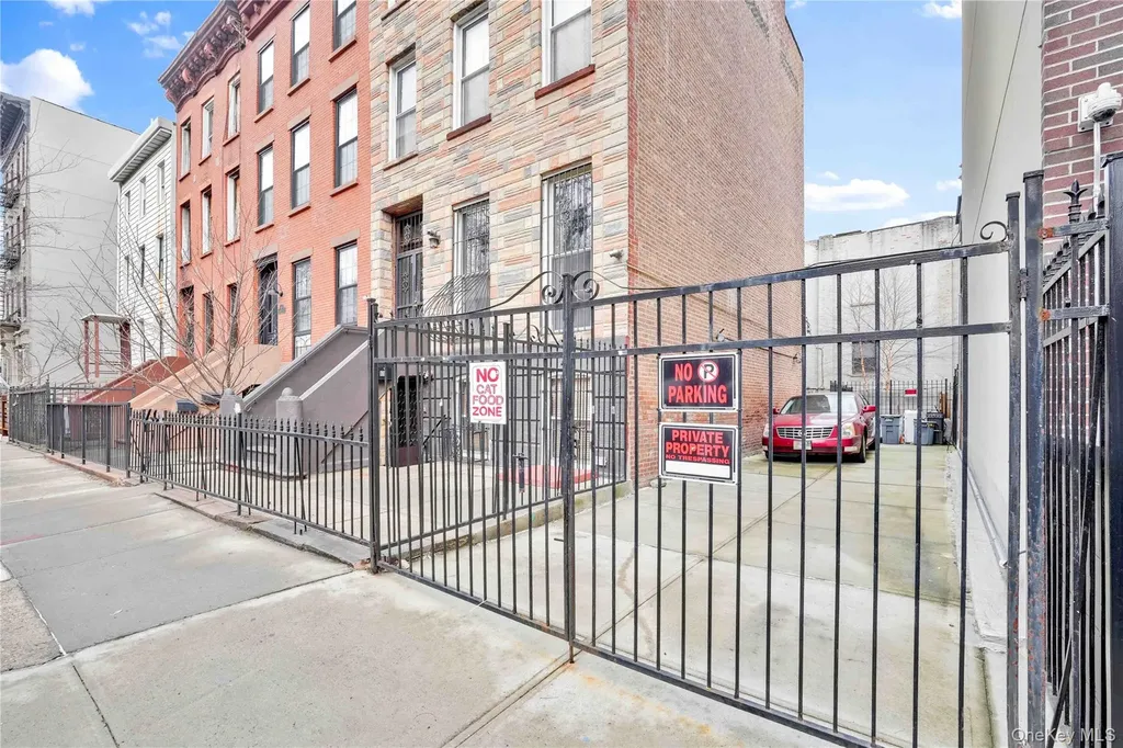 63 Irving Place Brooklyn NY 11238