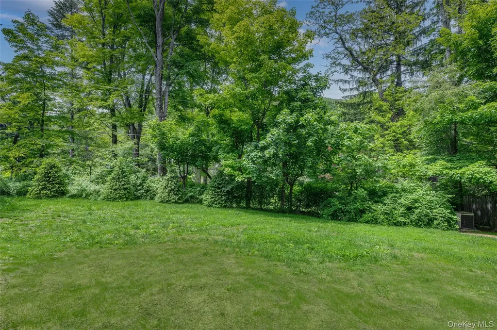 16 Locust Drive Cold Spring NY 10516
