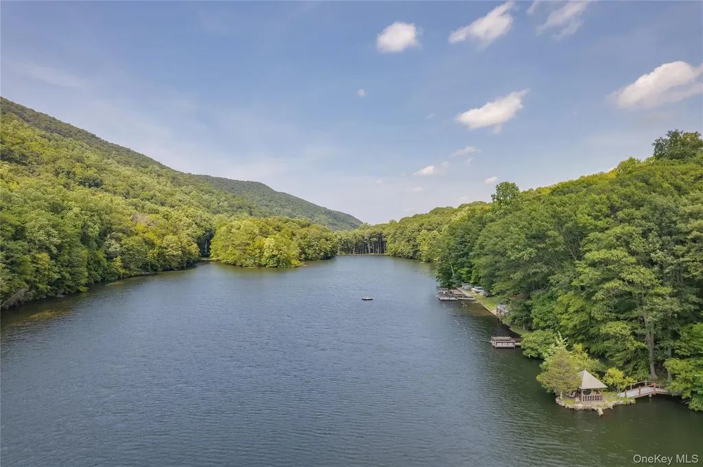 16 Locust Drive Cold Spring NY 10516