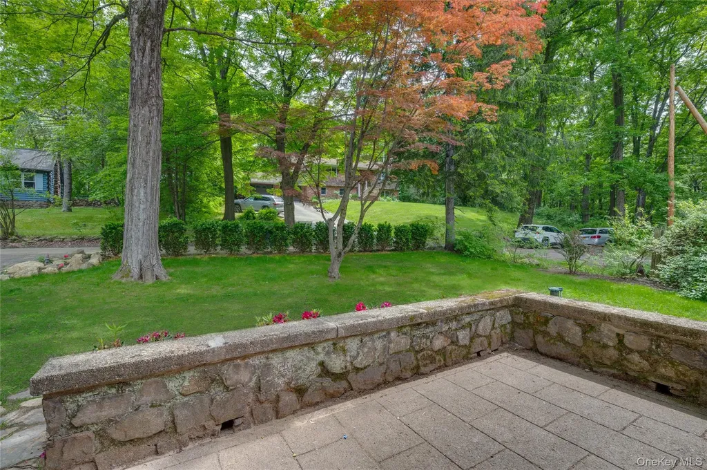16 Locust Drive Cold Spring NY 10516