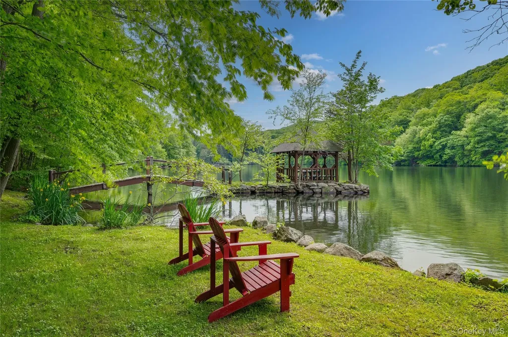 16 Locust Drive Cold Spring NY 10516