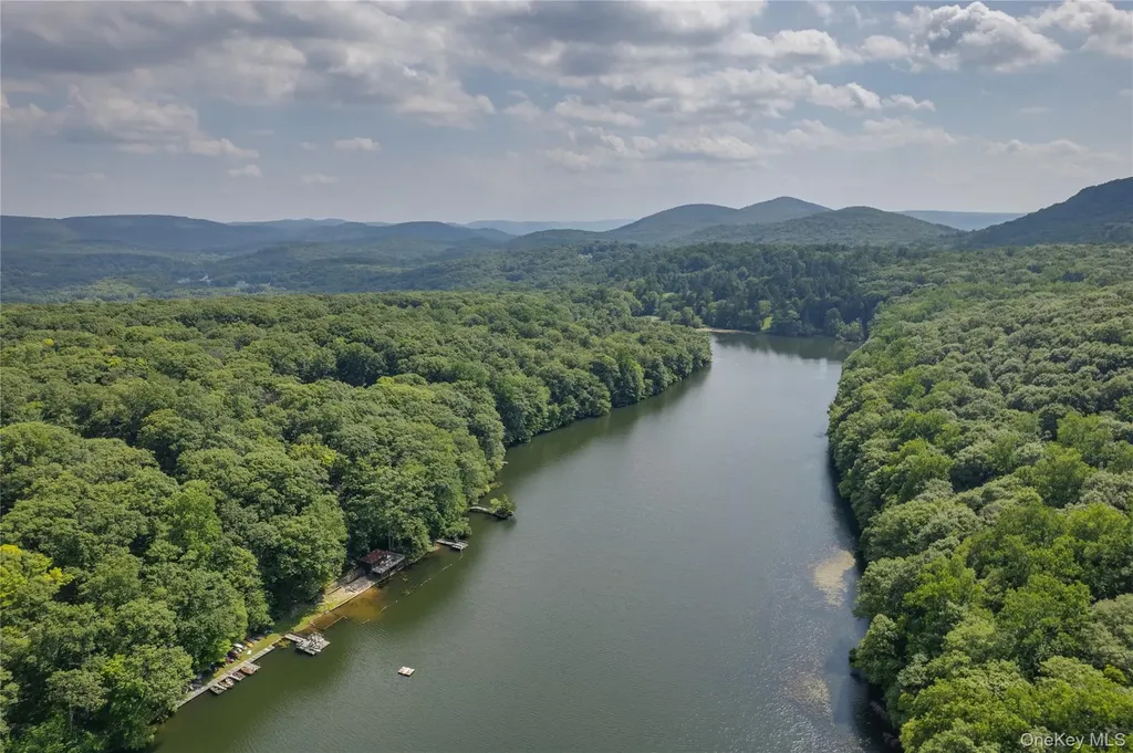 16 Locust Drive Cold Spring NY 10516