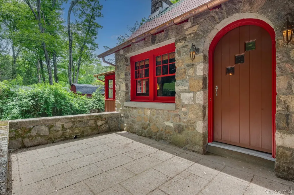 16 Locust Drive Cold Spring NY 10516