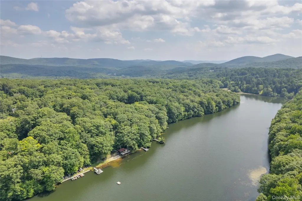 16 Locust Drive Cold Spring NY 10516