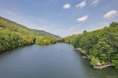 16 Locust Drive Cold Spring NY 10516