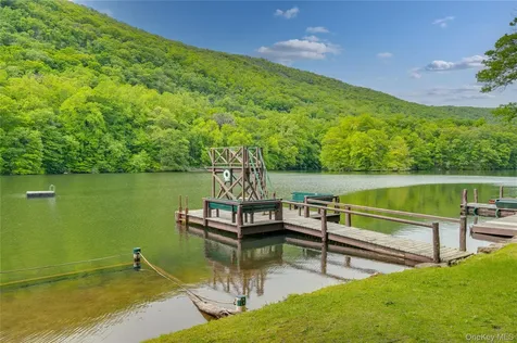 16 Locust Drive Cold Spring NY 10516