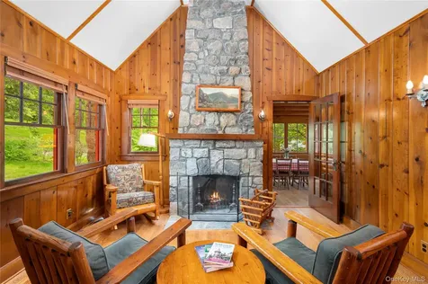 16 Locust Drive Cold Spring NY 10516