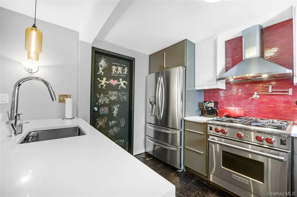 2253 Edsall Avenue Bronx NY 10463