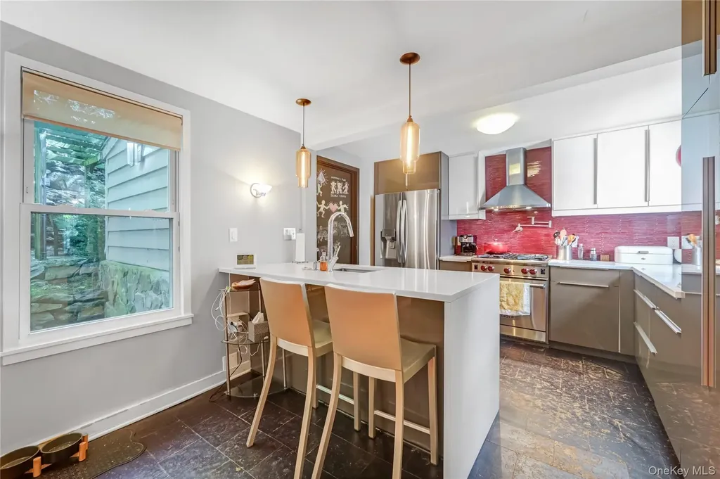2253 Edsall Avenue Bronx NY 10463