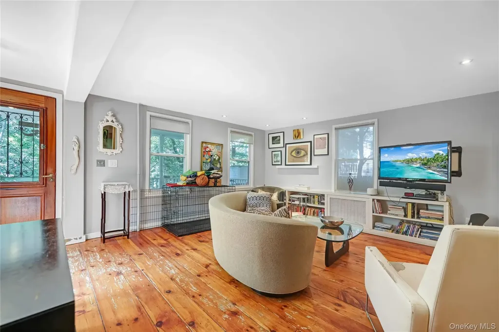 2253 Edsall Avenue Bronx NY 10463