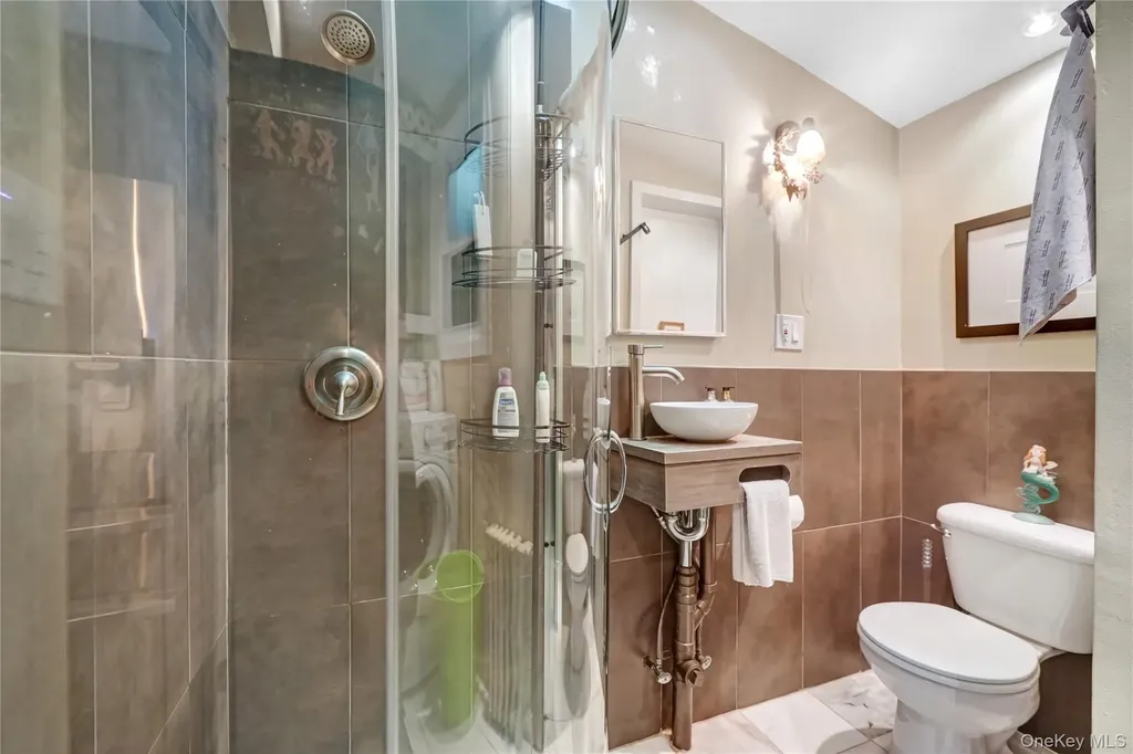 2253 Edsall Avenue Bronx NY 10463