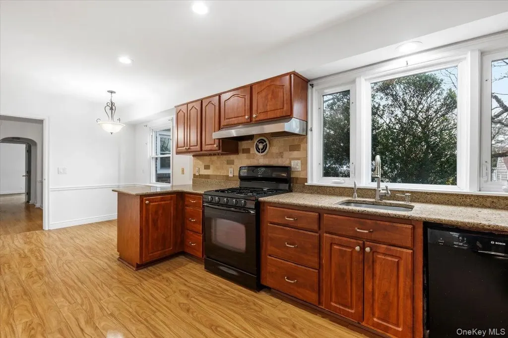 55 Del Rey Drive Mount Vernon NY 10552