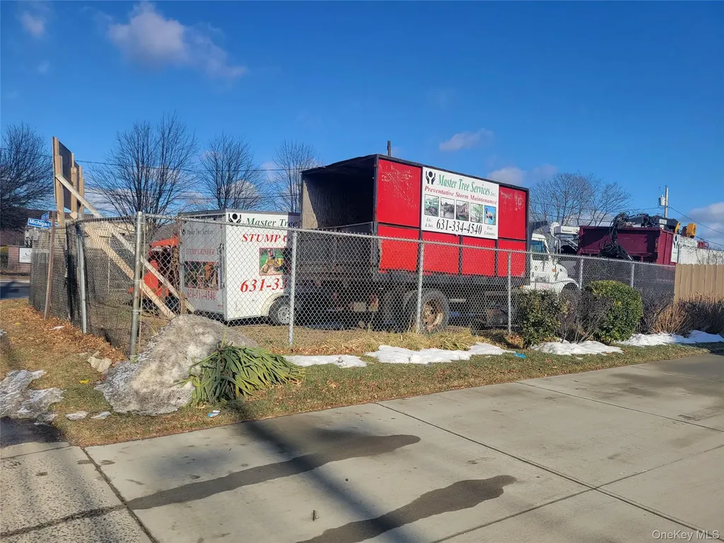 1699 5th Avenue Bay Shore NY 11706