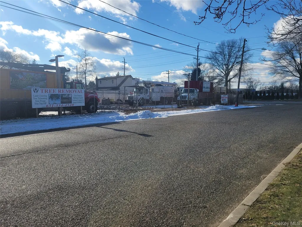 1699 5th Avenue Bay Shore NY 11706