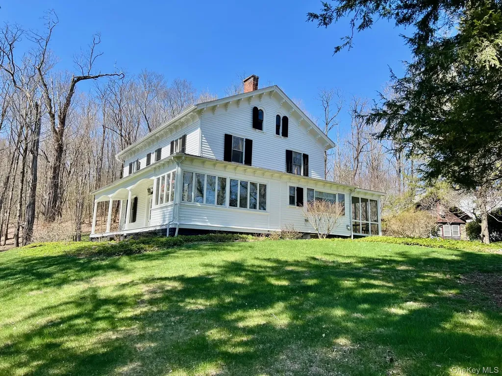 819 Van Wagner Road Poughkeepsie NY 12601