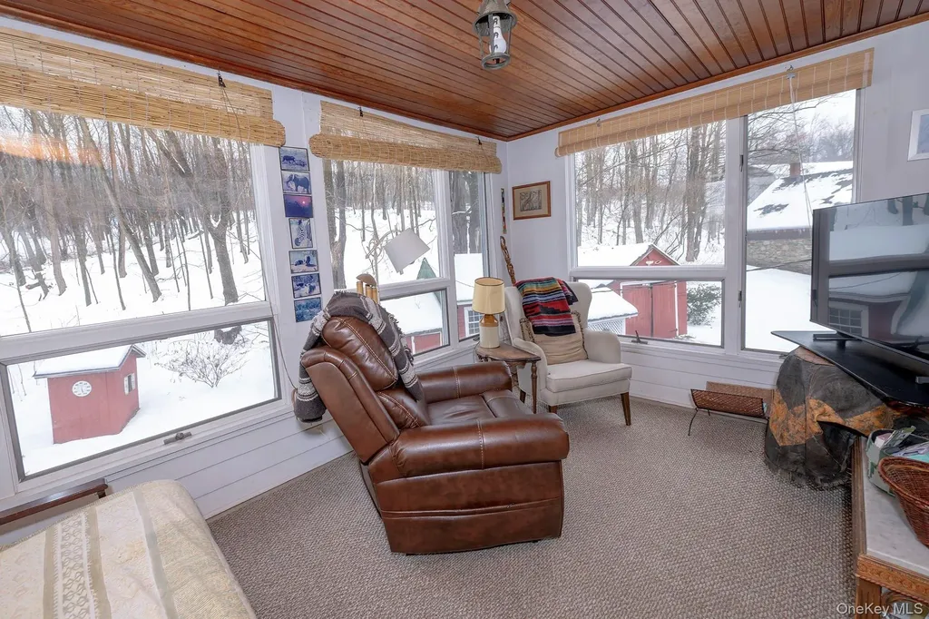 819 Van Wagner Road Poughkeepsie NY 12601