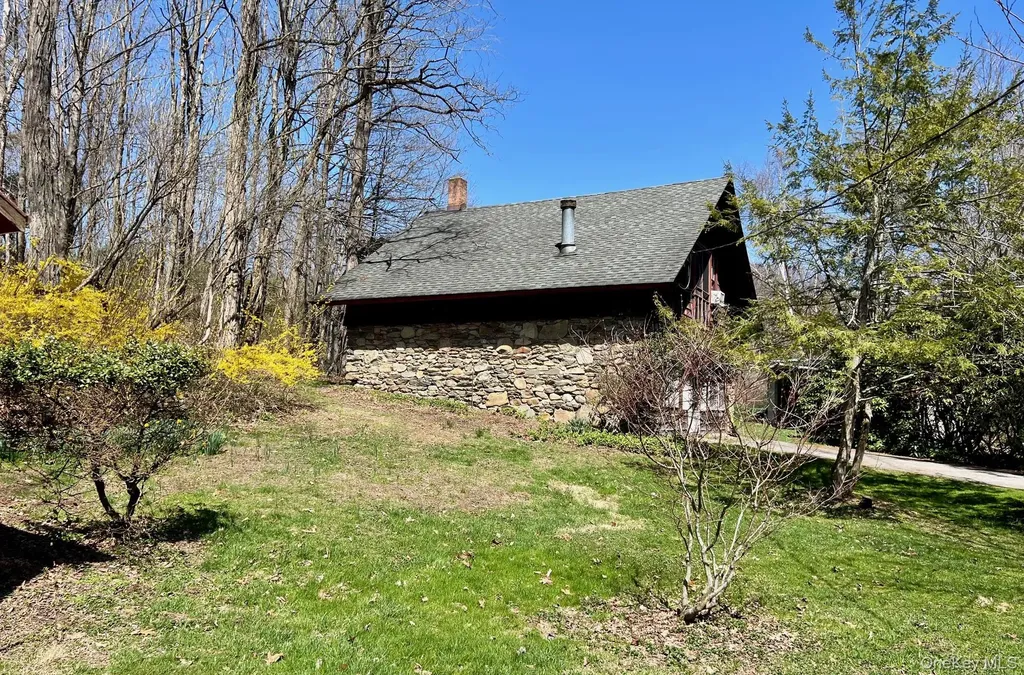 819 Van Wagner Road Poughkeepsie NY 12601