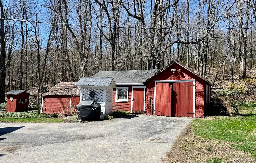 819 Van Wagner Road Poughkeepsie NY 12601