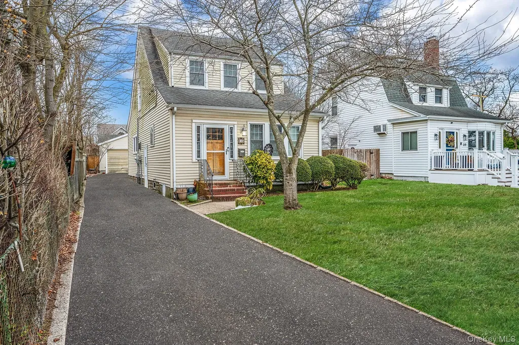 215 West Avenue Patchogue NY 11772