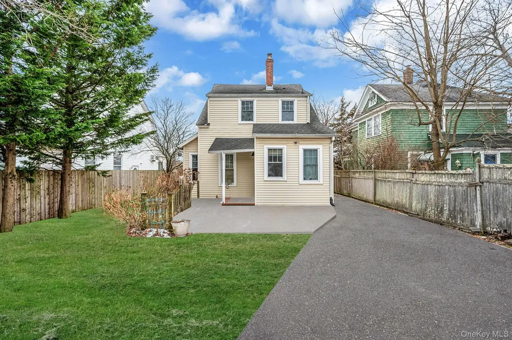 215 West Avenue Patchogue NY 11772