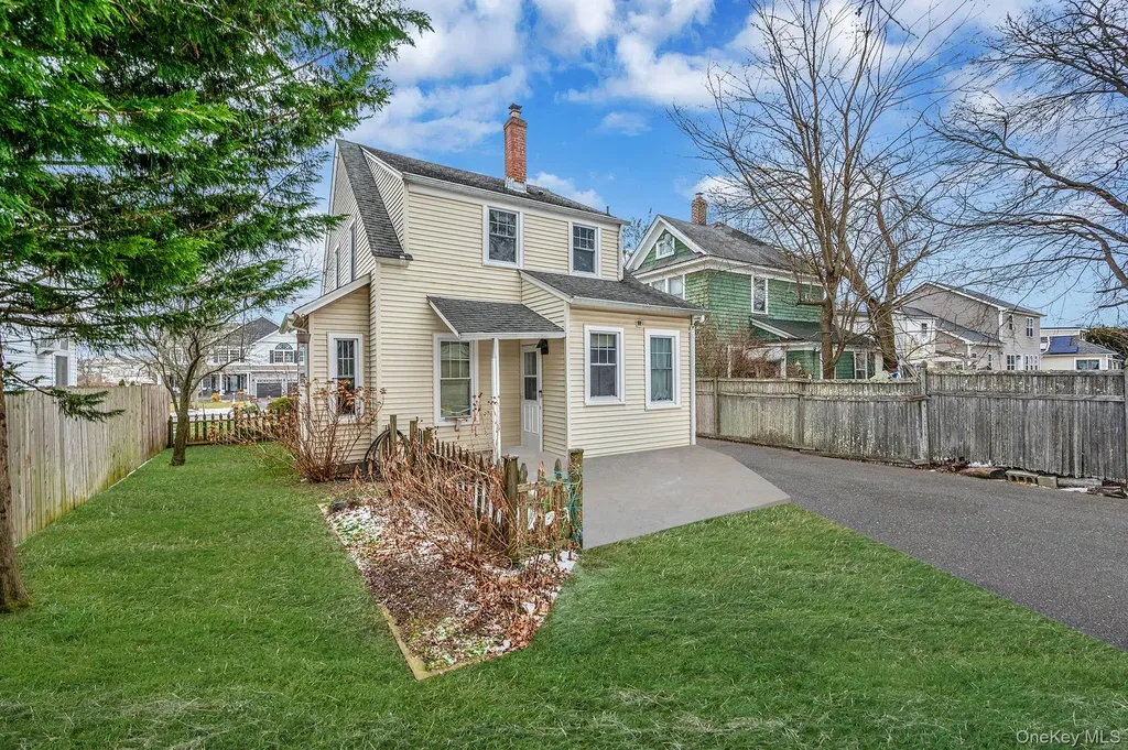 215 West Avenue Patchogue NY 11772