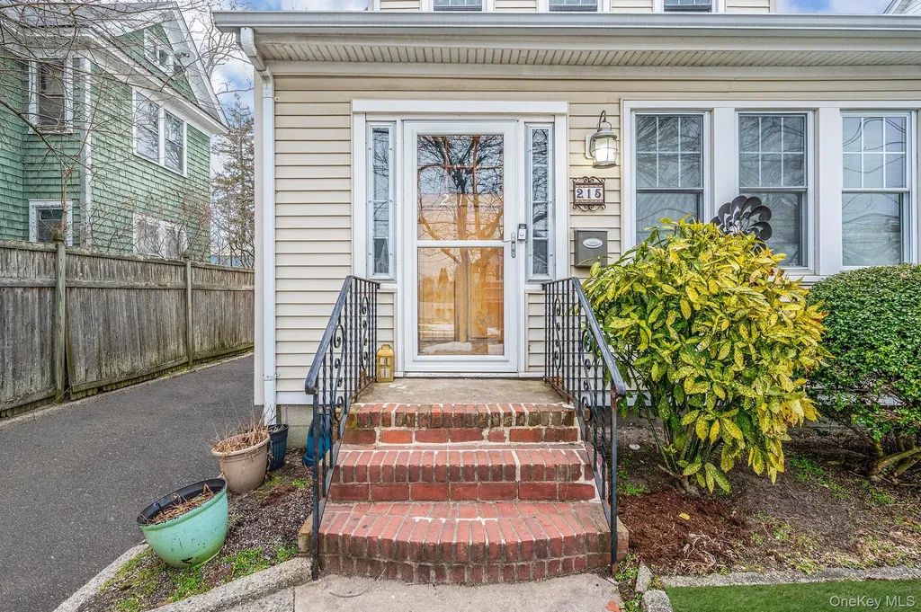 215 West Avenue Patchogue NY 11772