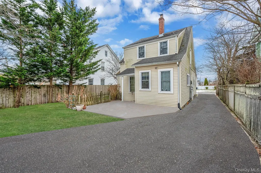 215 West Avenue Patchogue NY 11772