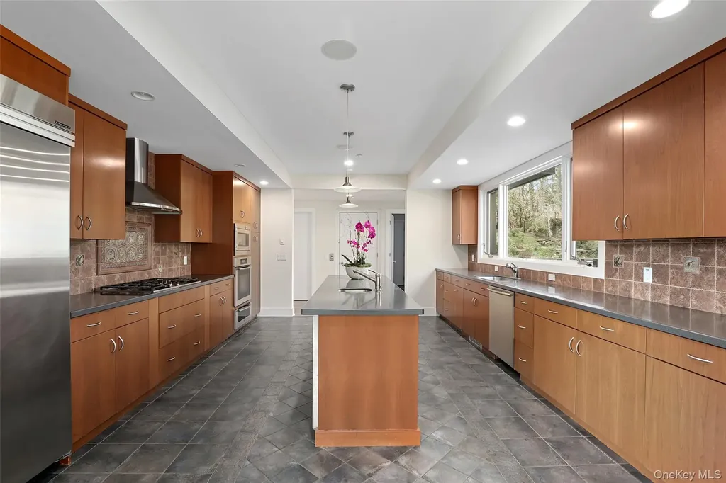 17 Fox Run Road Pound Ridge NY 10576