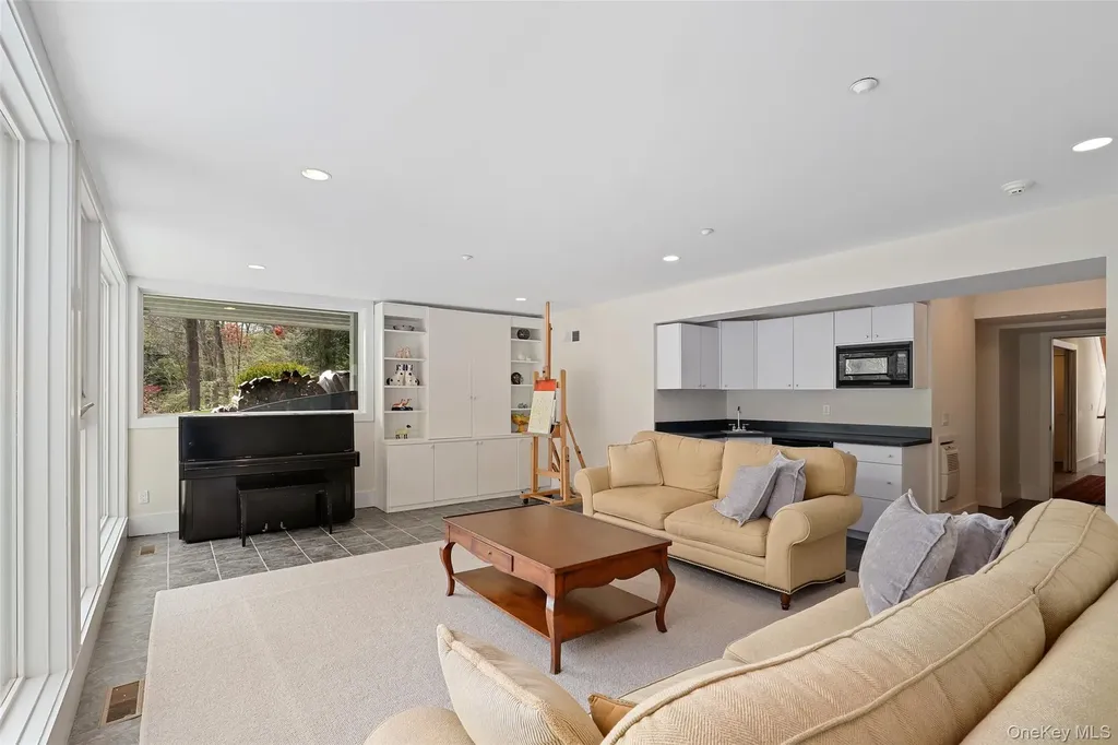 17 Fox Run Road Pound Ridge NY 10576