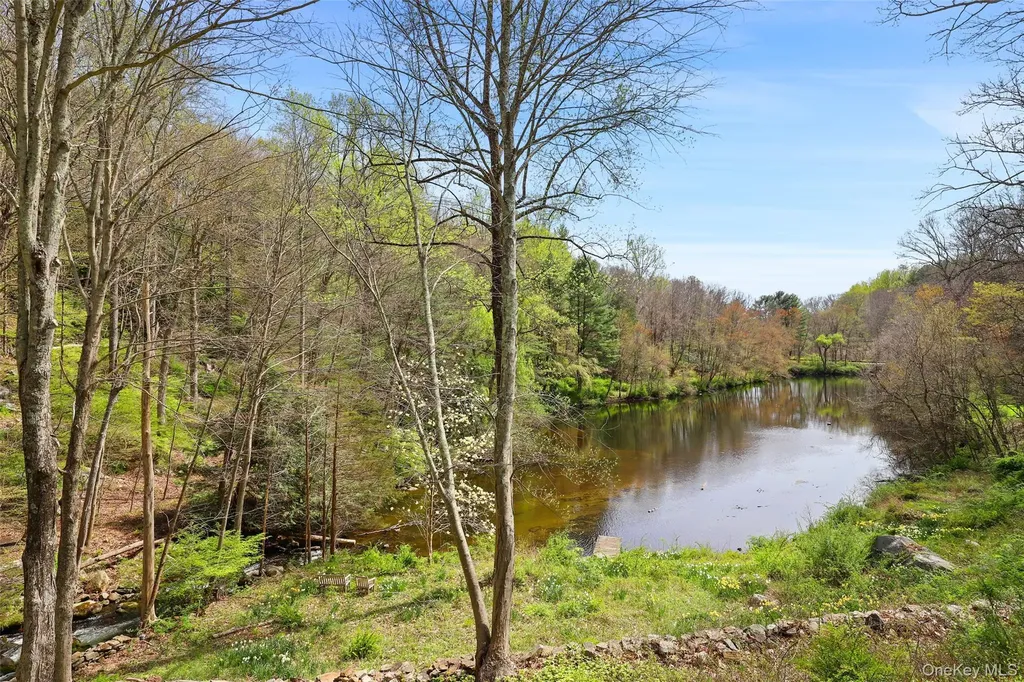 17 Fox Run Road Pound Ridge NY 10576