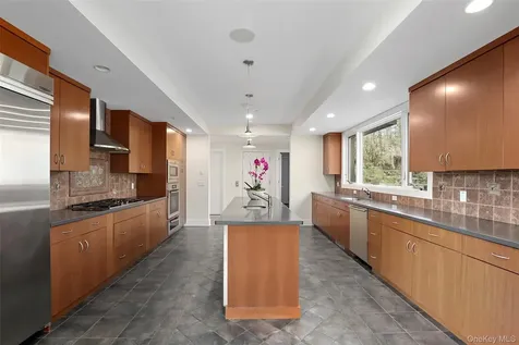17 Fox Run Road Pound Ridge NY 10576