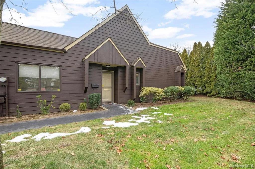 22 So. Gate Circle Massapequa Park NY 11762