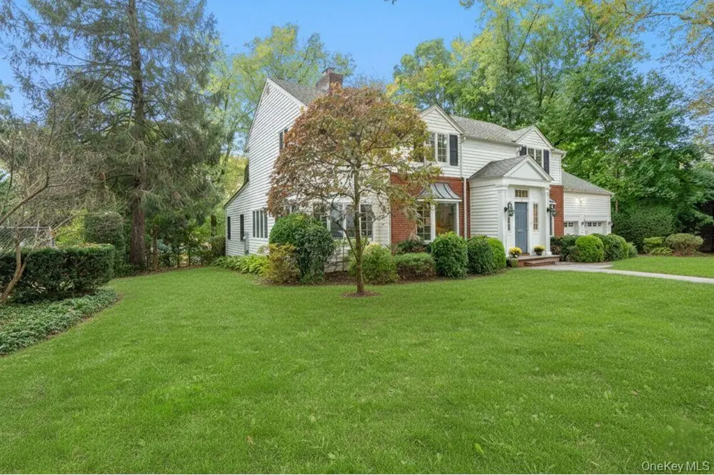 12 Chester Drive Great Neck NY 11021