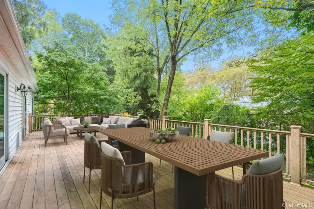 12 Chester Drive Great Neck NY 11021