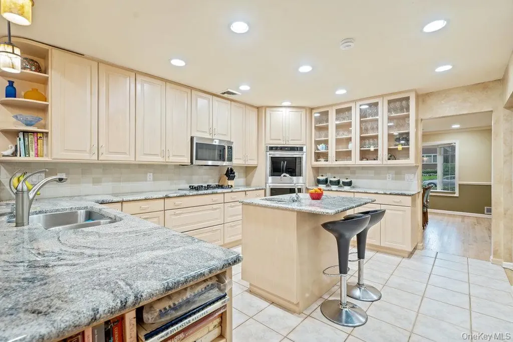 12 Chester Drive Great Neck NY 11021