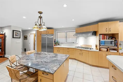 2686 Frances Street Bellmore NY 11710