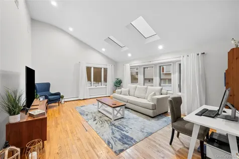 2686 Frances Street Bellmore NY 11710