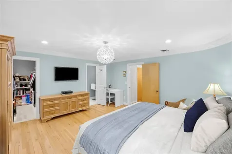 2686 Frances Street Bellmore NY 11710