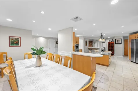 2686 Frances Street Bellmore NY 11710